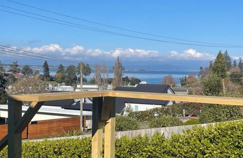 Taupo House | The Lake House