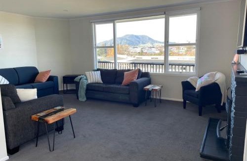 Taupo House | The Lake House
