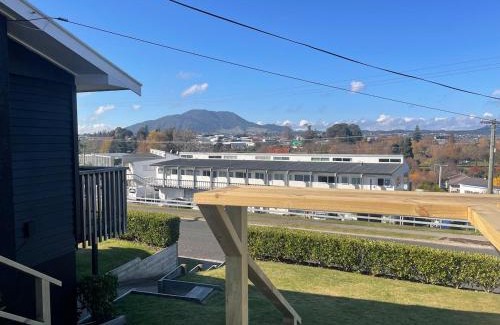 Taupo House | The Lake House