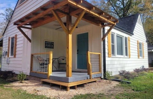 Augusta House | The Lake House on Mary