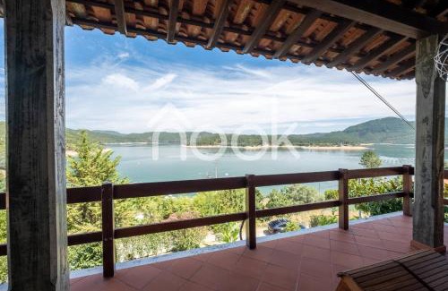 Aguas Belas Villa | The Lake House by NOOK