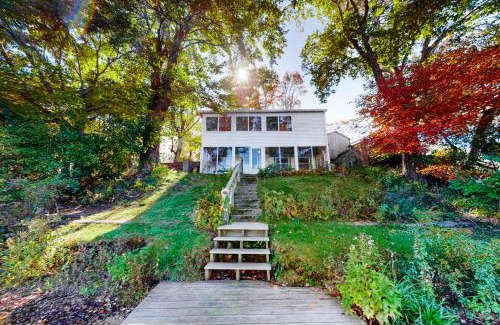 Plymouth House | The Lake House