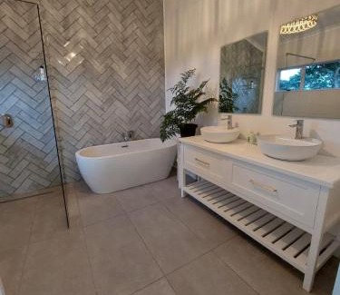 Hluhluwe Villa | The Lake House