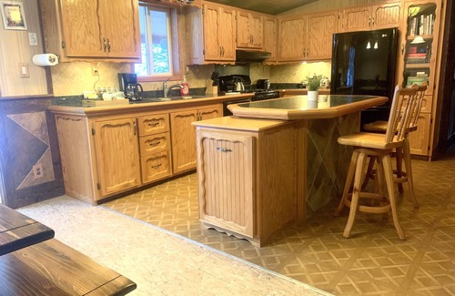 Lake Mary Ronan Cottage | The Lake Mary Ronan Lodge w/Waffles!