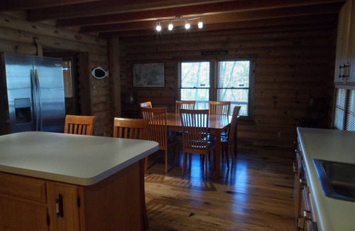 Big Creek Cabin | 'The Lakefront Lodge' - Spacious Lakefront 3 Bedroom W/Private Covered Dock