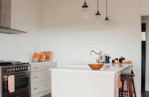 Montville Cottage | The Lakehouse Folk - Best View, Luxurious & Affordable