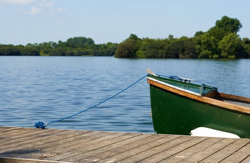 Lechlade Apartment | The Lakes by YOO, Hawthorn Lakeside Apartment - free access into onsite Spa