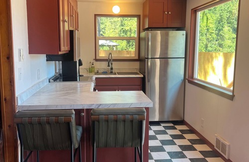 Port Angeles Cabin | “The Lakeside Lodge” Updated cabin on Lake Sutherland with hottub & private dock