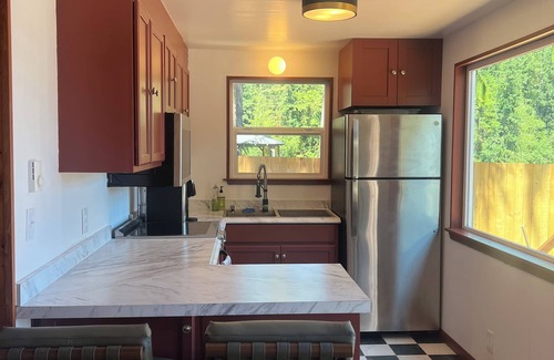 Port Angeles Cabin | “The Lakeside Lodge” Updated cabin on Lake Sutherland with hottub & private dock