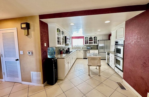 Agua Dulce House | The Lakeview House, Pool, Jacuzzi,Game Room,4 bedrooms