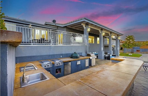Agua Dulce House | The Lakeview House, Pool, Jacuzzi,Game Room,4 bedrooms