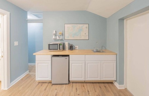 Fox Lake House | The Lakeview Place Boutique Hotel Unit 4