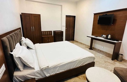 Chamboa Sarjela Hotel | The Lal Bagh Resort