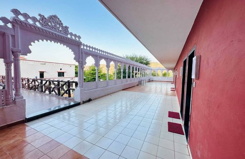 Chamboa Sarjela Hotel | The Lal Bagh Resort