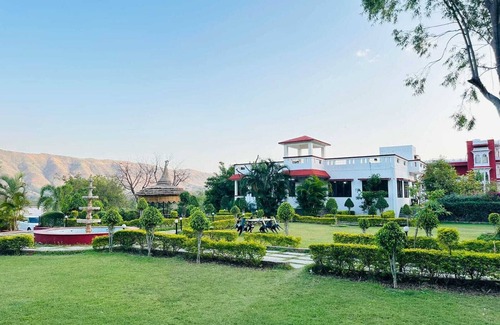 Chamboa Sarjela Hotel | The Lal Bagh Resort