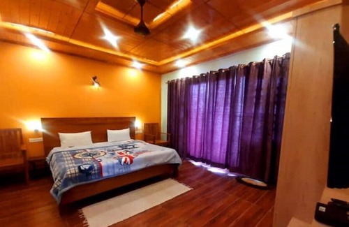 Kumarhatti Villa | The Lalita's 2 bedroom home-living Room-Kitchen