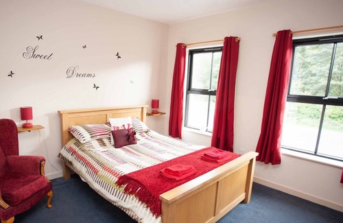 Glynneath Hotel | The Lamb and Flag