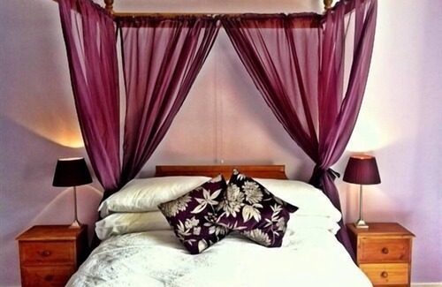 Marlborough Hotel | The Lamb Inn