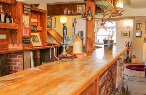 Leominster Cottage | THE LAMB INN, pet friendly, character holiday cottage in Leominster