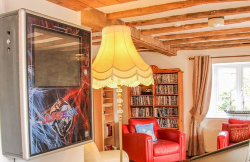 Leominster Cottage | THE LAMB INN, pet friendly, character holiday cottage in Leominster