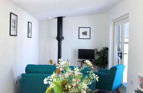 Walwyn's Castle House | The Lambing Shed, Converted Barn nr Little Haven