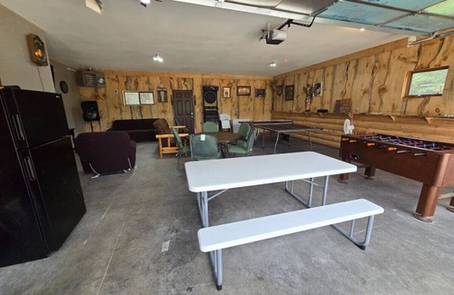 Necedah House | The Land in the Pines-Cabin
