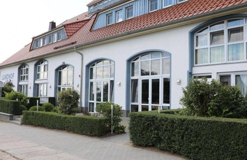 Stolpe Apartment | The Landhof Windflüchter LH-305 - Family-friendly vacation apartment on Usedom -