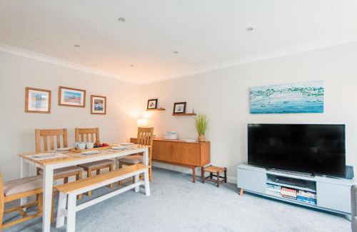 Hythe House | The Landing