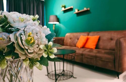 Seri Tanjung Pinang Apartment | The Landmark by Katana 3BR to 4BR Luxury Seaview Landmark Homestay at Gurney 15-16pax 无敌海景套房