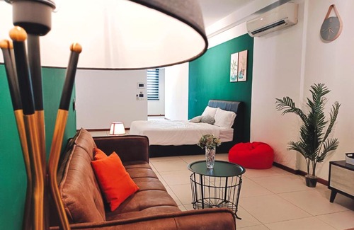 Tanjung Bungah Apartment | THE LANDMARK BY KATANA New 3BR Grand Seaview Homestay at Gurney 无敌海景三房套房