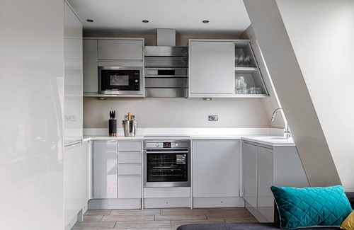 Brighton City Centre Apartment | The Lanes Gem Penthouse Rooftop Terrace Sea View