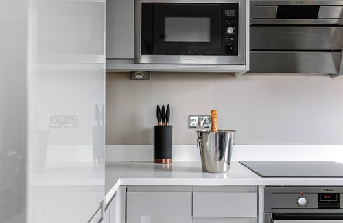 Brighton City Centre Apartment | The Lanes Gem Penthouse Rooftop Terrace Sea View