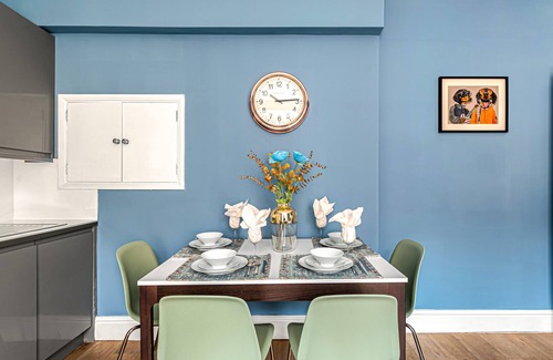 Brighton City Centre Apartment | The Lanes Getaway Moments Away From Pier Beach
