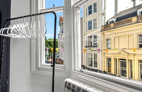 Brighton City Centre Apartment | The Lanes Getaway Moments Away From Pier Beach