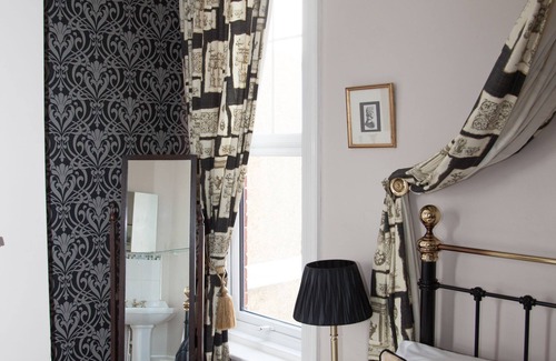 Eastbourne Bed & Breakfast | The Langtons Bed & Breakfast