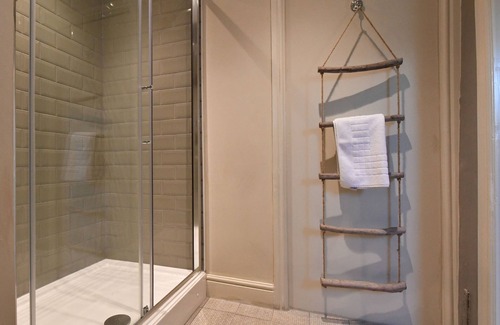 Calne Hotel | The Lansdowne Hotel