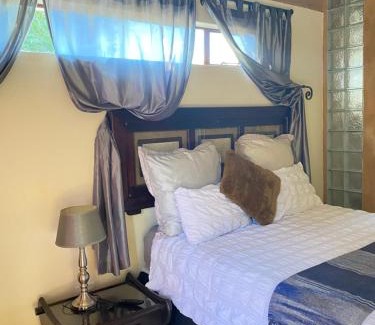 Phalaborwa Apartment | The lavender room