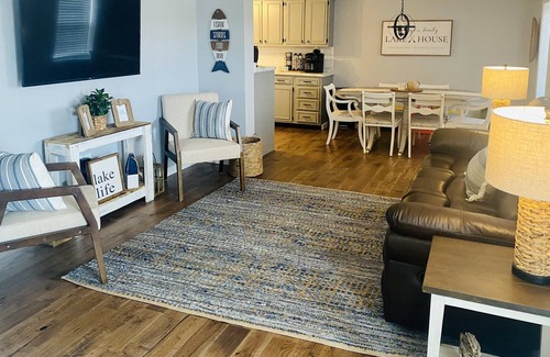 Rutledge Cottage | The Lazy Lure 3 bedroom with lake views