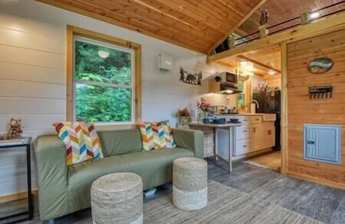 Newport House | The LeConte Tiny Home on the Pigeon River