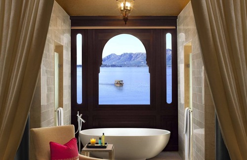 Udaipur District Hotel | The Leela Palace Udaipur