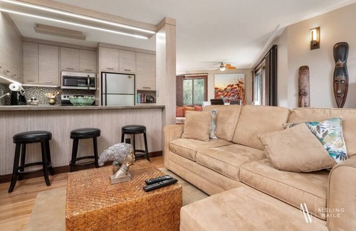 East Kootenay Apartment | The Lekker Condo | Private Beach | Indoor Pool/Tub
