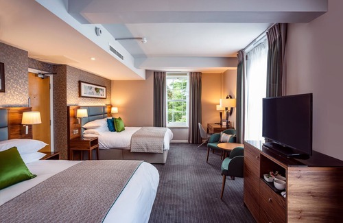 Richmond-upon-Thames Hotel | The Lensbury Resort