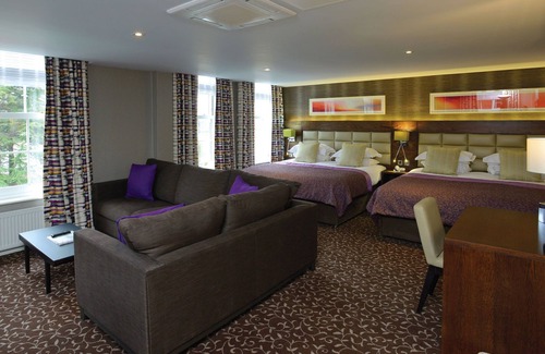 Richmond-upon-Thames Hotel | The Lensbury Resort