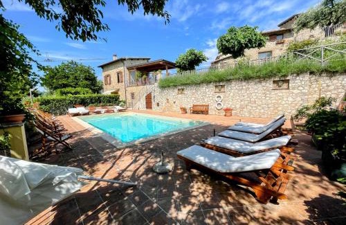 Spoleto House | The life of an Aristocrat on a country estate Stay in the mansion Sleeps 10