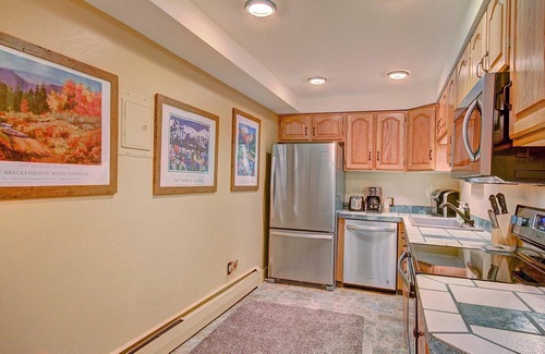 Warrior's Mark Condo | The Lift C11 1 Bedroom Condo by RedAwning