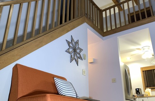 Hamlin House | The Light Forest Chalet- minutes to beach, skiing and more!