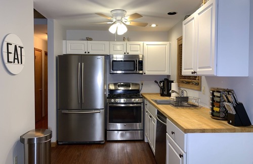 Hamlin House | The Light Forest Chalet- minutes to beach, skiing and more!