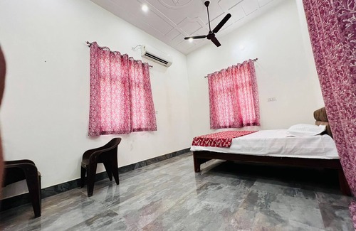 Kasganj Hotel | The Light House Hotel and Restaurant