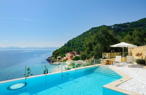 Katavolos Villa | The Light House - Three Bedroom Villa, Sleeps 6
