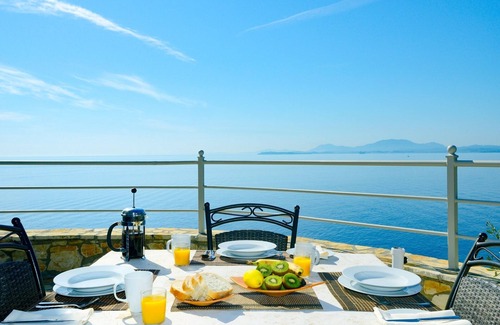 Katavolos Villa | The Light House - Three Bedroom Villa, Sleeps 6